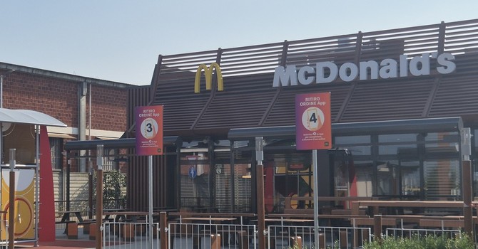 Cavour: oggi l’inaugurazione del McDonald’s