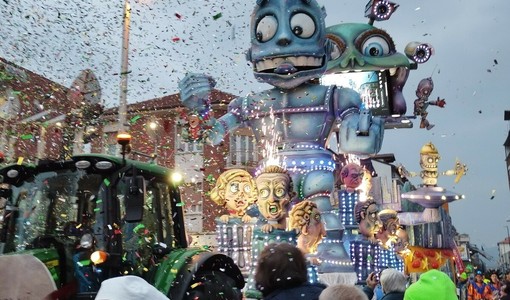 Una bella immagine della sfilata dei carri del 2025