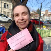 Elena Dominici con un pensiero felice Elena Dominici con un pensiero felice