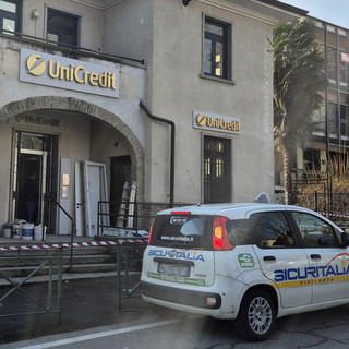 I lavori di riparazione del bancomat