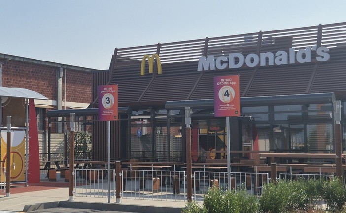 Conto alla rovescia: il McDonald’s di Cavour vicino all’apertura