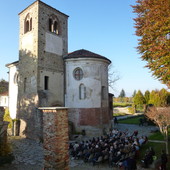La visita alle epigrafi funerarie dell’Abbazia diventa teatro