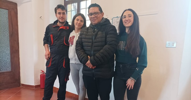 Da sinistra a destra Mattia Tonda Roch, Martina Cardonati, don Javier Cunalema e Rebecca Petrasso