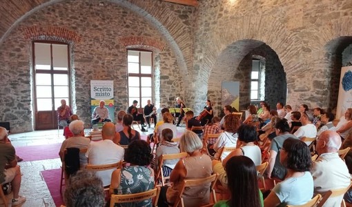 Scritto Misto, il gran finale al Forte di Fenestrelle: libri, musica e il filo rosso tra umano e disumano Scritto Misto, il gran finale al Forte di Fenestrelle: libri, musica e il filo rosso tra umano e disumano