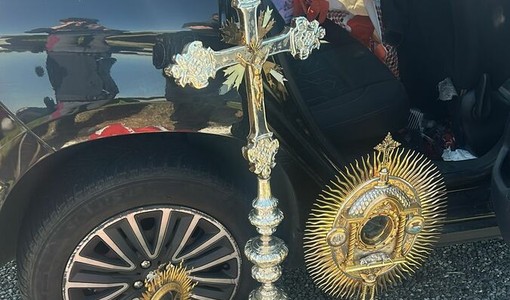 Fermato dalla Stradale di Mondovi perché senza cintura: poco prima aveva derubato un parroco