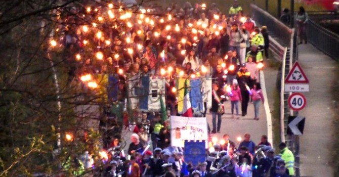 La fiaccolata di Valle in una foto di Bruno Galliano