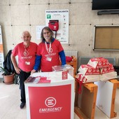 Emergency arriva a teatro per sostenere la sua campagna ‘R1pudia la guerra’ con azioni nella Striscia di Gaza