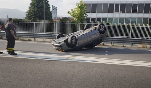 Un'altra auto ribaltata sulla Provinciale 161 a Luserna San Giovanni