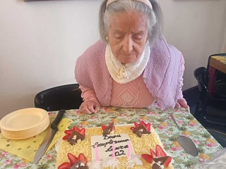 Nonna Laura compie 102 anni