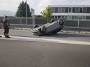 Un'altra auto ribaltata sulla Provinciale 161 a Luserna San Giovanni Un'altra auto ribaltata sulla Provinciale 161 a Luserna San Giovanni