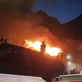 Una casa va in fiamme nel capoluogo di Usseaux