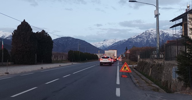 Da oggi movieri al posto dei semafori per evitare le code a Luserna San Giovanni