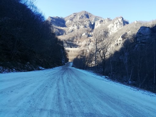 La strada per le cave del vallone del Mugniva a Luserna San Giovanni