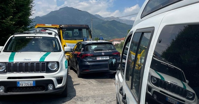 Il posto di blocco con i carabinieri