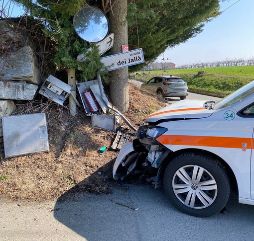 Incidente tra via dei Jallà e strada della Fornace: ambulanza contro auto a Luserna San Giovanni
