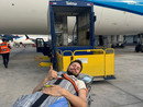Mattia Vignolo in barella all'aeroporto di Lima in attesa di essere imbarcato sul volo della compagnia olandese Klm