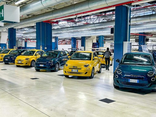 Mirafiori, grido d'allarme dei sindacati: ferie raddoppiate, meno auto prodotte e nuovo rischio di cassa integrazione