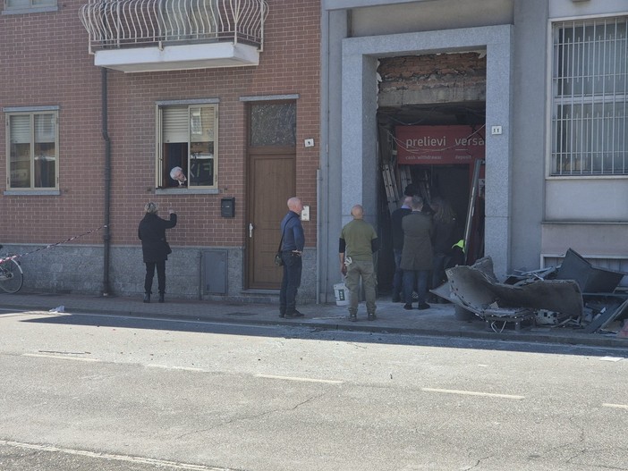 Colpo con la ‘marmotta’ al bancomat Unicredit di None