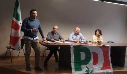 Il nuovo segretario Davide Cairo (in piedi)