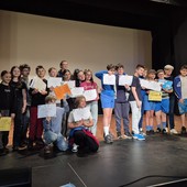 Eletti e candidati al Consiglio comunale dei ragazzi durante la cerimonia del 15 aprile