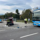 Grave incidente tra una Fiat Cinquecento e un pullman