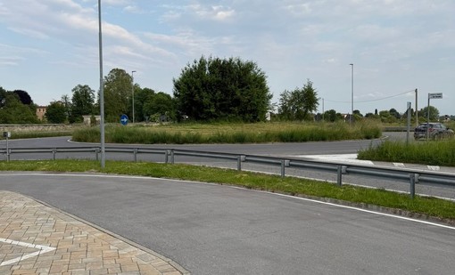 La rotonda con l’erba tagliata