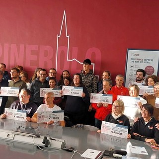 La consegna degli assegni della Big Walking del Cuore