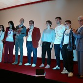 Luciano Bruno, quarto da sinistra e parte del cast di ‘Viola’ Luciano Bruno, quarto da sinistra e parte del cast di ‘Viola’