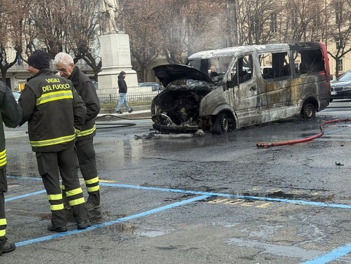 Il furgone andato in fiamme