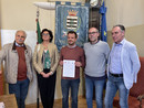 La foto dopo la firma