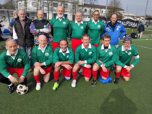 Una partita di walking football che fa bene al cervello