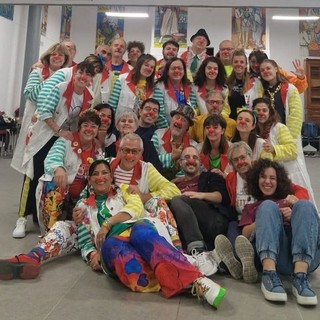 La potenza di indossare il ‘naso rosso’: sedici nuovi clown pinerolesi