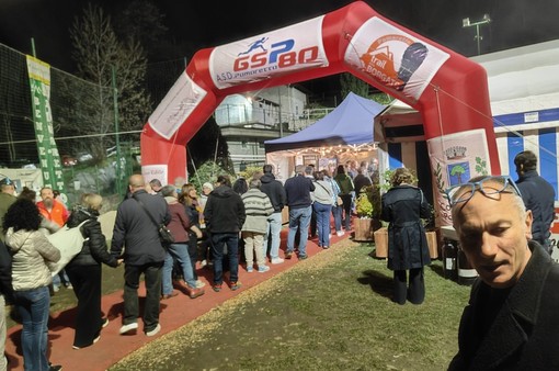 Pomaretto si riaccende ad aprile: Ruggeri, cibo e solidarietà sotto il palatenda