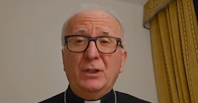 Il vescovo Derio Olivero Il vescovo Derio Olivero