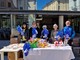 I volontari Anfass in piazza Facta con l’Uovo blu