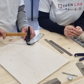 Scrittura, laser e 3D nei laboratori dedicati ai giovani del Pinerolese