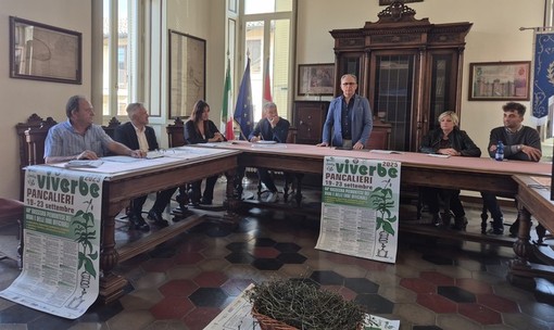 Pancalieri mette in mostra le sue erbe tra stand e piatti tipici