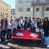 L’inaugurazione delle panchine rosse