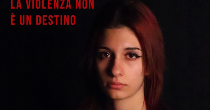“Parole che pesano come pugni”: la campagna di comunicazione contro la violenza sulle donne a dell’Artistico di Pinerolo