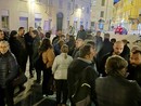 La protesta dei lavoratori davanti al Comune di Pinerolo La protesta dei lavoratori davanti al Comune di Pinerolo