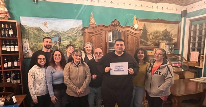 Da sinistra Roberto Manduco, Sara Mercurio, Francesca Toppino, Zaira Campioni, Maria Luisa Canale, Giuliana Salvai, Cristiano Nepote, Andrea Ibi, Lara Orso e Tiziana Pantorno Da sinistra Roberto Manduco, Sara Mercurio, Francesca Toppino, Zaira Campioni, Maria Luisa Canale, Giuliana Salvai, Cristiano Nepote, Andrea Ibi, Lara Orso e Tiziana Pantorno