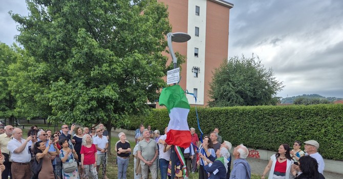 Lo scoprimento della targa