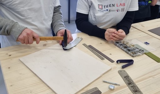 Scrittura, laser e 3D nei laboratori dedicati ai giovani del Pinerolese Scrittura, laser e 3D nei laboratori dedicati ai giovani del Pinerolese