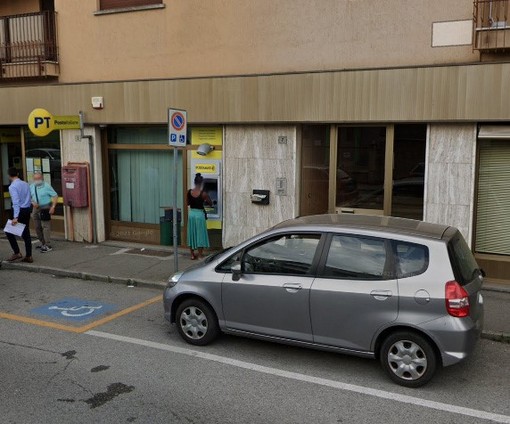 Alle poste di via Bignone a Pinerolo arriva il nuovo Atm Postamat