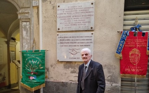 Addio al figlio della donna che nascose la bandiera nel fascismo: è morto Sacchetto, storico presidente Soms