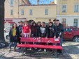 L’inaugurazione delle panchine rosse