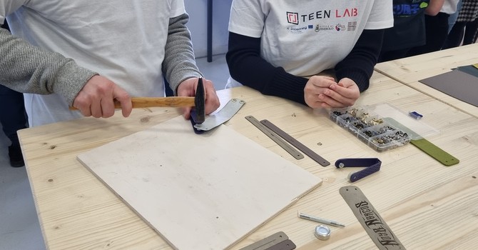 Scrittura, laser e 3D nei laboratori dedicati ai giovani del Pinerolese Scrittura, laser e 3D nei laboratori dedicati ai giovani del Pinerolese