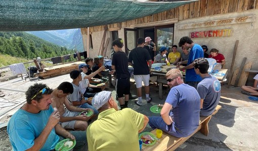 Dopo cinque estati di lavori è attivo il Rifugio Seytes di Pragelato Dopo cinque estati di lavori è attivo il Rifugio Seytes di Pragelato