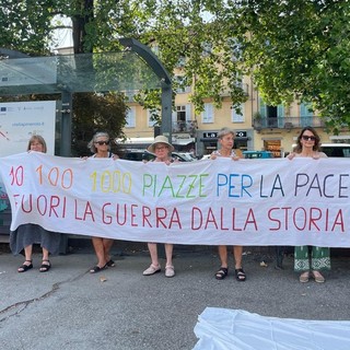 ‘10, 100, 1000 piazze di donne per la pace’ a Pinerolo per tessere un arazzo