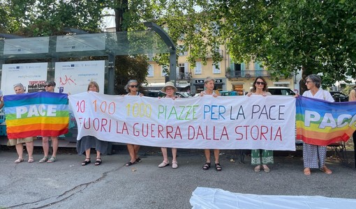 ‘10, 100, 1000 piazze di donne per la pace’ a Pinerolo per tessere un arazzo ‘10, 100, 1000 piazze di donne per la pace’ a Pinerolo per tessere un arazzo